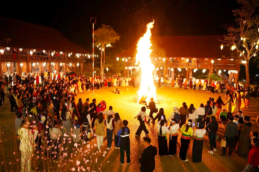 Đoàn Famtrip du lịch khảo sát Thung Ui điểm đến mới tại Ninh Bình